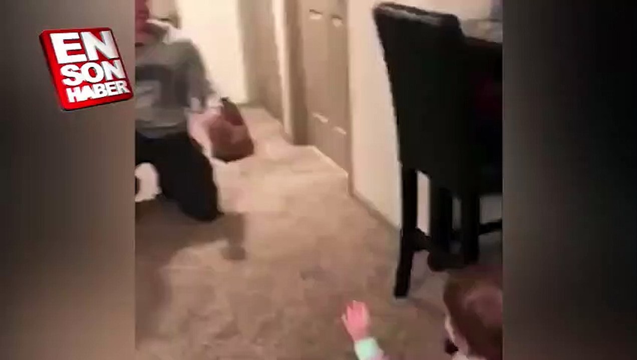 Karnı acıkınca babasını tanımayan ufaklık