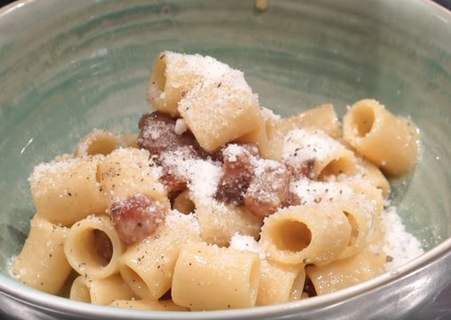 On va déguster... tout un plat : la carbonara, avec François-Régis Gaudry