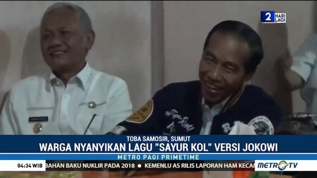 Jokowi Nongkrong Minum Kopi Ditemani Nyanyian Ibu-ibu