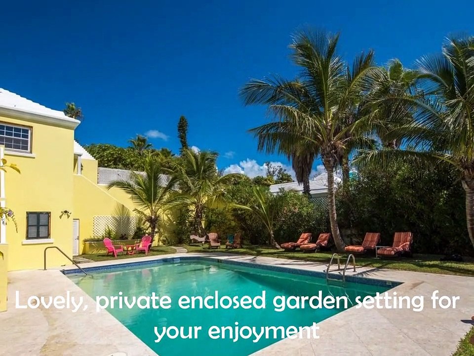 Luxury Executive Home Overlooking Horseshoe Bay Beach on Fairmont