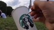 Cet artiste customise des gobelets Starbucks et le résultat est génial