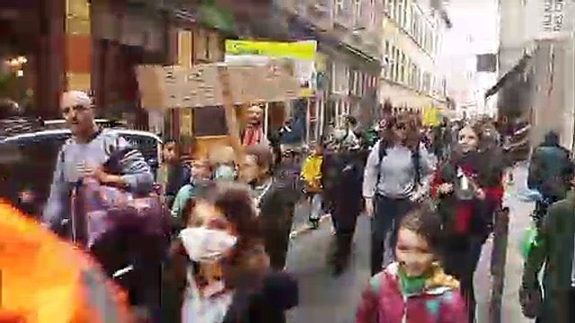 Les écoliers marchent pour le climat