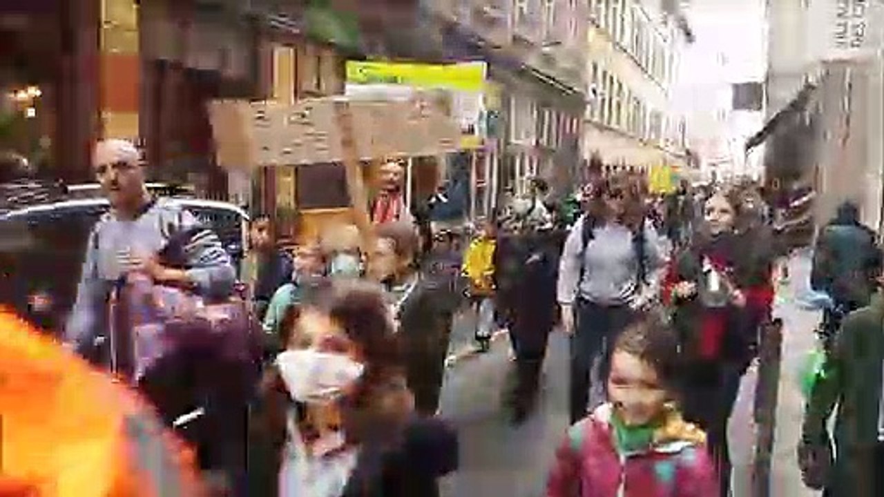 Les écoliers marchent pour le climat