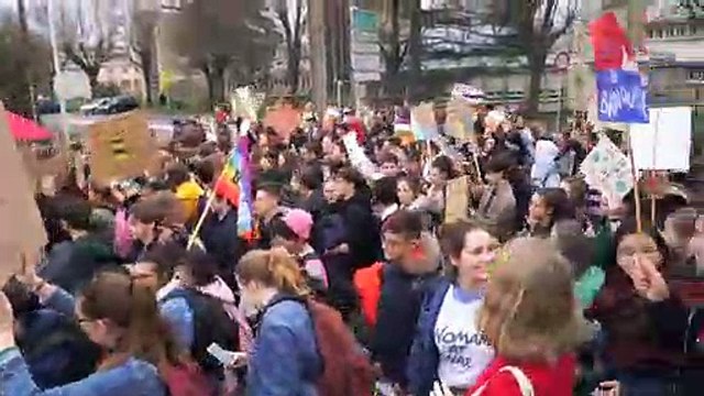 MACON-INFOS : 500 lycéens dans la rue à Mâcon pour le climat