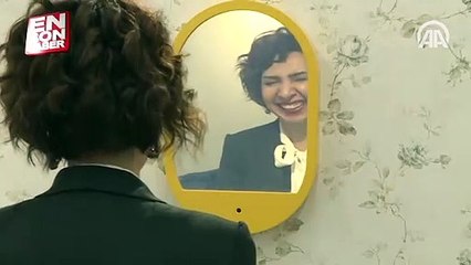 'Mürror' adlı ayna, sadece gülümseyen kişilerin görüntüsünü yansıtıyor