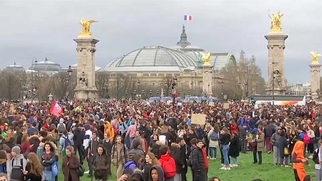 Χιλιάδες μαθητές στους δρόμους όλου του κόσμου για την κλιματική αλλαγή