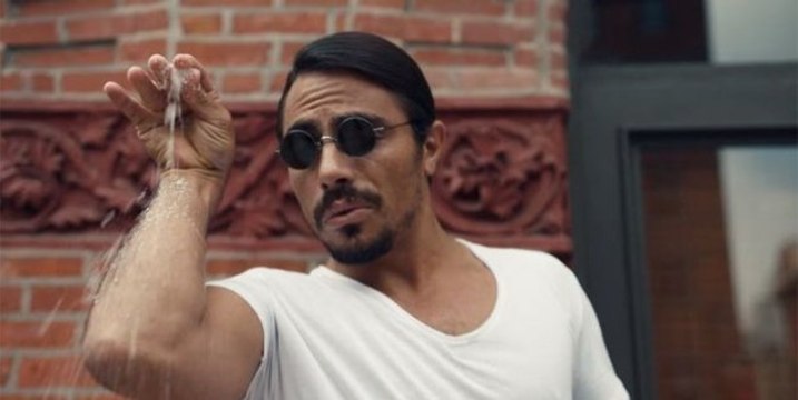 Sosyetik Kasap Nusret Gökçe'nin 24 Ayar Altınlı Etleri Sosyal Medyayı Salladı