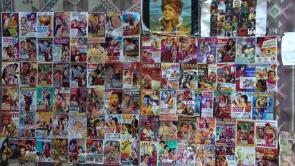 İş yerini tarihi eşyalarla donattı, gençlerin ve turistlerin ilgi odağı oldu