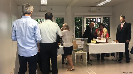 Muhtar: 'Mahallenin direği' mi, 'emanetçi dükkânı' mı?