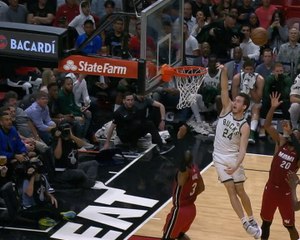 Wade sets up Winslow for huge alley-oop dunk