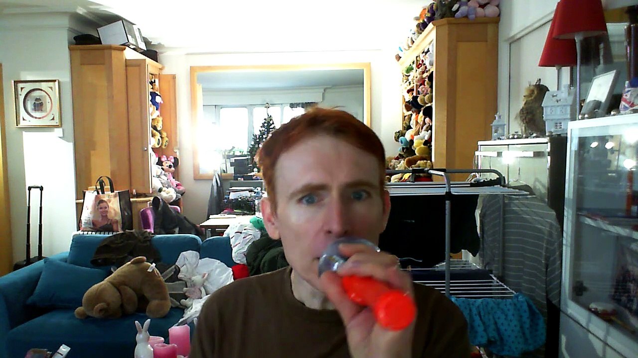 Wiwi égratigne "play the game (so you think it's funny)" de Cool Runners