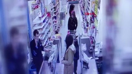 Diyarbakır Marketten Mama Çalarken Kamera ve Kasiyere Yakalandı