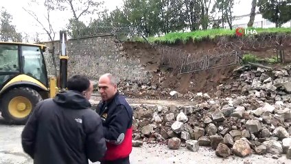 Ölümden kıl payı kurtuluş...Bahçe duvarı böyle çöktü