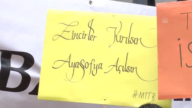 Yeni Zelanda'daki İki Camiye Terör Saldırısı Protesto Edildi