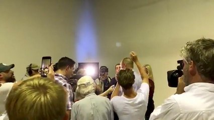 حمله تخم‌مرغی یک نوجوان به سناتور منتقد مسلمانان در استرالیا