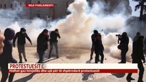 Gazi lotsjellës shpërndanë turmën e protestuesve, dhunë te protesta para parlamentit