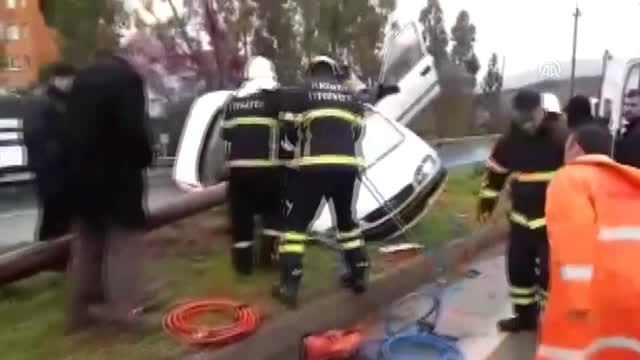 Aydınlatma Direğine Çarpan Aracın Sürücüsü Öldü