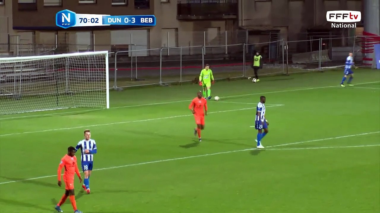 lE BALLON QUI PASSE JUSTE AU-dessus