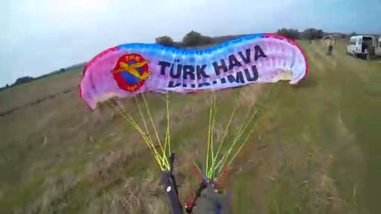 Çanakkale semalarında motorlu yamaç paraşütü gösterisi (2) - ÇANAKKALE