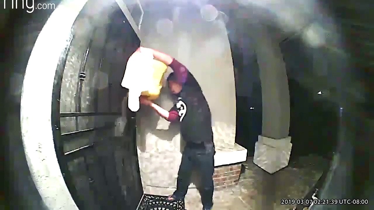 Choc : cet homme tente de mettre le feu à la maison de son voisin