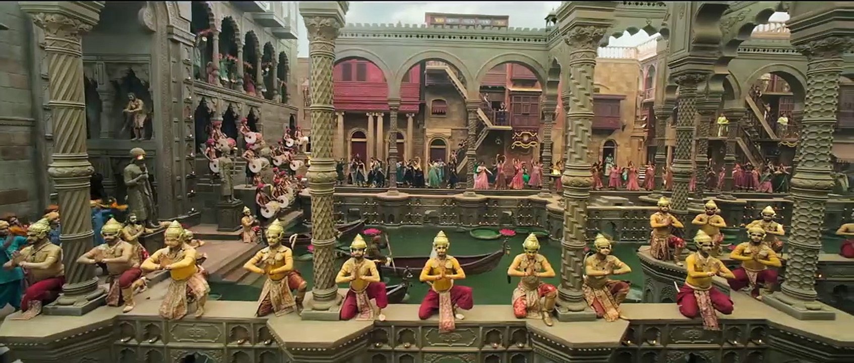 Kalank - Official Teaser - Varun - Aditya Roy - Sanjay - Alia - Sonakshi - Madhuri