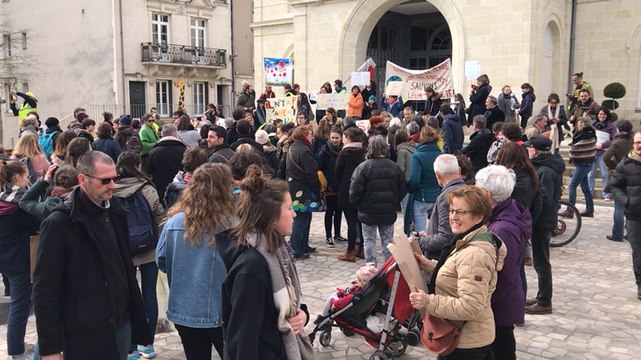 La marche pour le climat a rassemblée près de 400 manifestants.