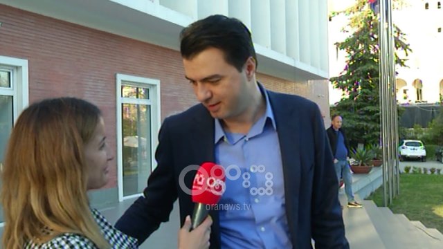 Ora News - Paralajmërimi i Bashës: Përgjegjësit një ditë do të marrin atë që meritojnë!