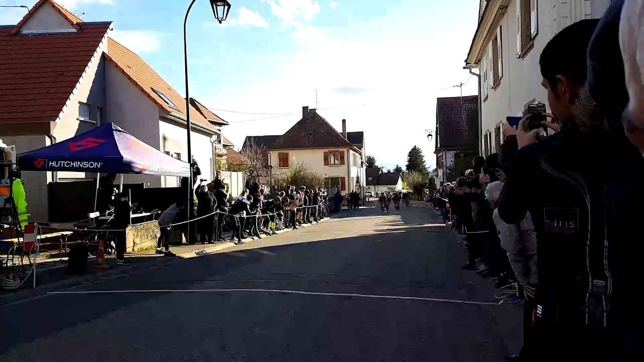 Cyclisme : Émile Canal remporte le nouveau Grand Prix des Carreleurs