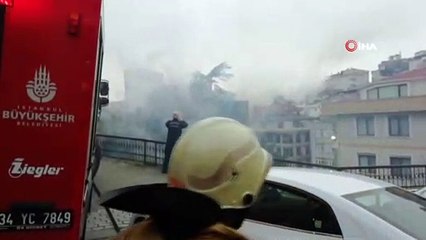 Şişli’de 3 katlı metruk binada yangın çıktı