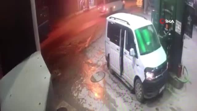 Sosyal Medya Üzerinden Tanıştığı Kadın ve Yakınları Tarafından Gasp Edildi