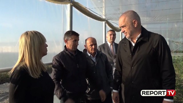 Report Tv - Investimet në bujqësi, Rama në Kuçovë: Shkoni pas tregut, kjo është baza e skemës