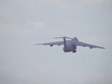 L'impressionnant décollage d'un avion militaire au Salvador !