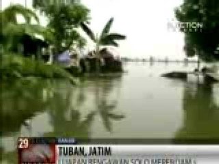 Banjir Isolir Satu Kecamatan di Tuban