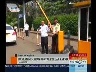 Dahlan Iskan Marah dan Buka Portal Parkir Senayan
