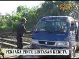 Peran Penjaga Pintu Perlintasan yang Terlupakan