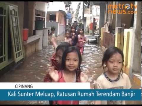 Kali Sunter Meluap, Ratusan Rumah Terendam Banjir