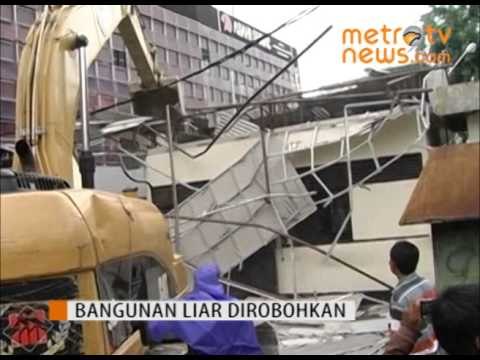 69 Bangunan Liar Penyebab Banjir Dirobohkan