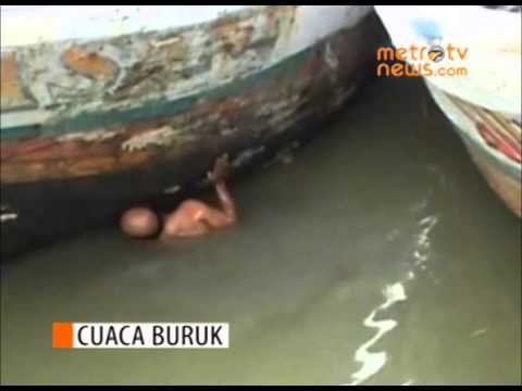 Cuaca Buruk Nelayan Takut Melaut