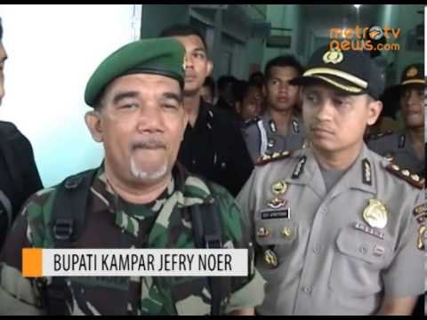 Bupati Kampar Jenguk Bocah Korban Penyiksaan