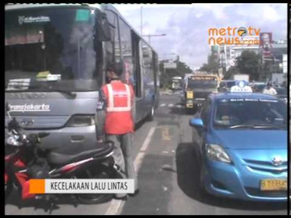 Bus TransJakarta Tabrak Penyeberang Jalan Hingga Tewas