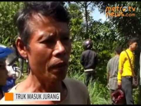 Truk Masuk Jurang, Pengemudi Luka Serius