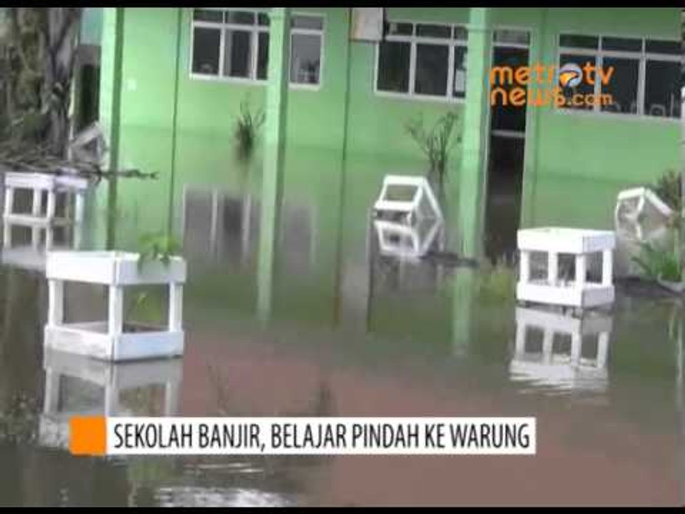 Sekolah Kebanjiran, Kegiatan Belajar Mengajar Pindah ke Warung