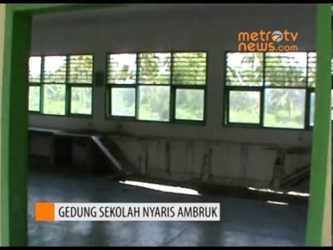 Gedung Sekolah Nyaris Ambruk