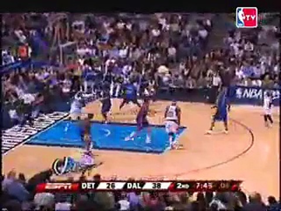 Brandon Bass  dunks over defenseless Jason Maxiell.