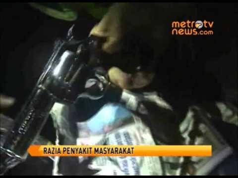 Petugas Amankan Senpi Saat Razia Pekat