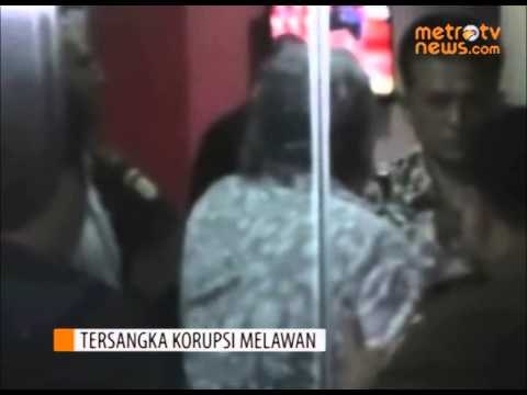 Tersangka Korupsi Melawan Saat akan Ditahan