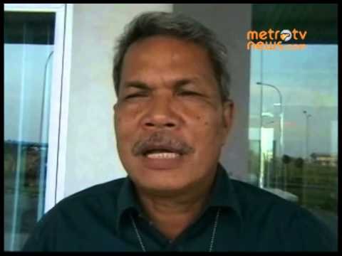 Debu Sinabung Mengalihkan Sejumlah Rute Penerbangan