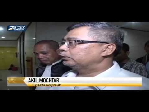 Kesal Didakwa Terima Suap, Akil Sebut Jaksa Goblok