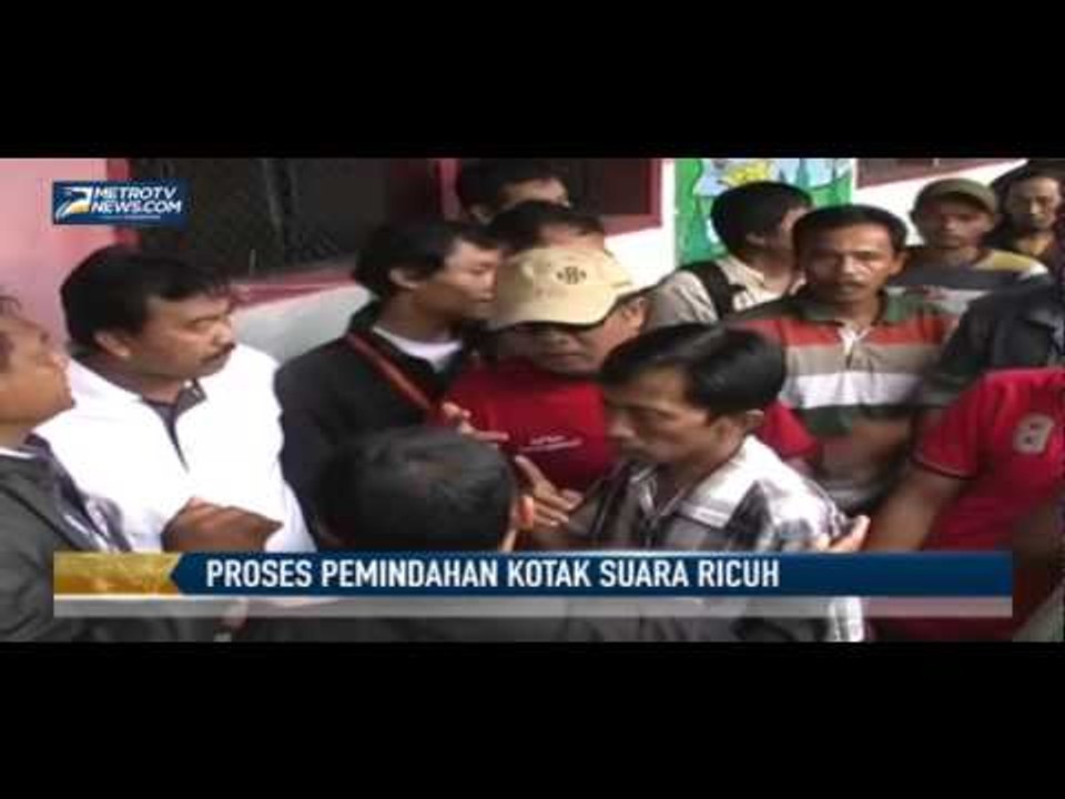 Proses Pemindahan Kotak Suara ke Gudang KPU Ricuh
