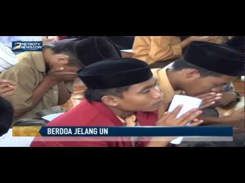 Jelang UN, Ratusan Siswa Gelar Doa Bersama